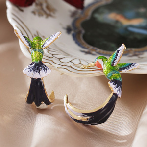 Orecchini a Perno in Smalto a Forma di Colibrì per Donne, Gioielli per Orecchie alla Moda - Product Image 3