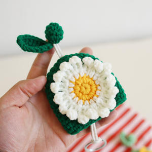 ห่วงโซ่กุญแจคาราบิเนอร์ผ้ากำมะหยี่ขนยาวทำจากผ้าฝ้าย3D ดีไซน์ดอกไม้แสนหวานอเนกประสงค์สำหรับเป็นของขวัญที่ทำด้วยมือและสร้างสรรค์สำหรับผู้หญิง - Product Image 1