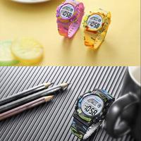 Montre Enfant Tendance - Modèle Extérieur Multifonctionnel avec Lumière de Nuit Colorée et Résistance à l'Eau pour Étudiants