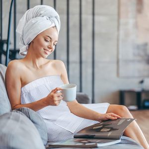 Peignoir de <span class=keywords><strong>spa</strong></span> gaufré personnalisé avec logo pour femmes, serviette professionnelle pour esthéticiennes, peignoirs faciaux pour la douche, la plage, le dortoir - Product Image 4