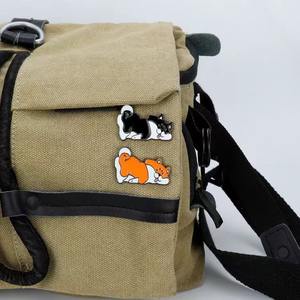 במפעל באיכות גבוהה כלב הסיטונאי צד סיכות לוגו מתכת מותאם אישית אישית סיכות לוגו מתכת חמודות מצוירת אמייל - Product Image 2