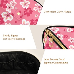 กระเป๋าเครื่องสำอางเดินทางขนาดใหญ่ กระเป๋าใส่เครื่องสำอางลายดอกชบา แบบเปิดแบนราบ พร้อมหูหิ้วและช่องแบ่ง - Product Image 4
