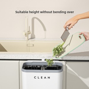 Cubo de Basura Rectangular Blanco de Plástico para Cocina con Tapa, Diseño Móvil con Ruedas, Separación Húmedo/Seco, Cubo Interior Colgante - Product Image 2