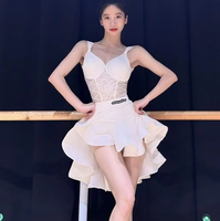 Nouvelle robe latine blanche Premium licou salle de bal Tango Salsa robe de danse Costume de danse avec short pour les femmes