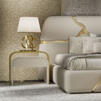 Lit de Luxe pour Projet de Designer, Chambre Principale, Villa, Hôtel, avec Revêtement en Acier Inoxydable et Incrustations Organiques Courbes