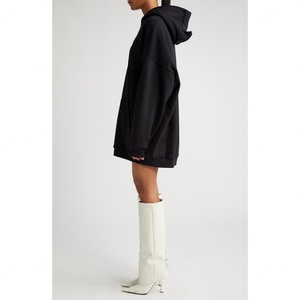 Vestido de punto con capucha y manga larga Horn - Product Image 2