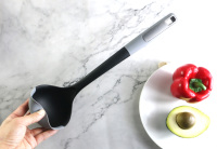 Ensemble d'ustensiles de cuisine en nylon antiadhésif avec manches 430s/s, incluant une louche à soupe et plus encore pour la cuisine quotidienne