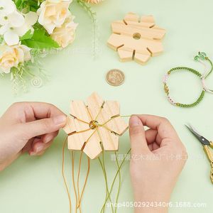 Disque à tricoter en forme de fleur en bois pour la fabrication de bijoux faits à la main, outil de tissage de perles et de fils - Product Image 2