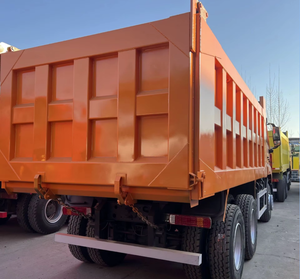 Подержанный самосвал мощностью 460 л.с. с левым рулем, привод 6х4, грузоподъемность 25000 кг для городского строительства - Product Image 2