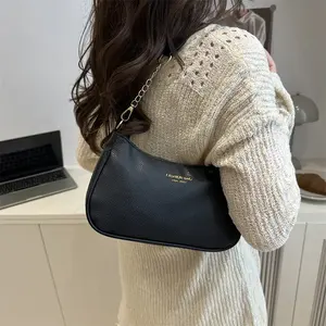 <span class=keywords><strong>Borsa</strong></span> <span class=keywords><strong>a</strong></span> <span class=keywords><strong>Tracolla</strong></span> da Donna alla Moda in Pelle PU Impermeabile con Cerniera <span class=keywords><strong>e</strong></span> Ciondolo <span class=keywords><strong>a</strong></span> Ciliegia, <span class=keywords><strong>Tracolla</strong></span> <span class=keywords><strong>a</strong></span> Catena, Borse <span class=keywords><strong>a</strong></span> <span class=keywords><strong>Mano</strong></span> da Donna - Product Image 2