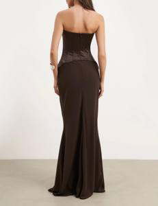 Robe longue bustier en satin marron chocolat pour femme, décolleté cœur, coupe sirène, idéale pour les soirées formelles et les fêtes - Product Image 3