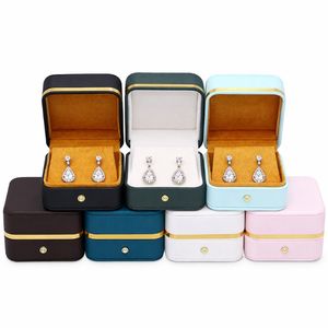 Boîte à boucles d'oreilles de créateur haut de gamme, en cuir PU à charnière, avec insert en velours et logo estampé à chaud, pour emballage de bijoux en détail - Product Image 1