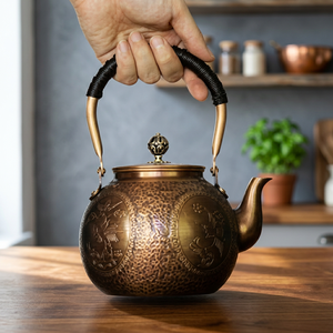 Bouilloire à thé traditionnelle chinoise en métal avec couvercle et poignée, finition bronze - Product Image 4