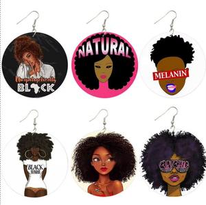 Vente en gros de bijoux tendances Boucles d'oreilles pendantes africaines vintage en bois Hesiod Girl Boucles d'oreilles pendantes en bois pour femmes et filles - Product Image 1