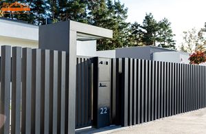 รั้วอลูมิเนียมสำหรับกลางแจ้ง <span class=keywords><strong>ราคา</strong></span>โรงงาน Foshan รั้วแนวตั้งสำหรับสวน รั้วขอบเขต <span class=keywords><strong>ราคา</strong></span>ประหยัด รั้วสำหรับสนาม - Product Image 5