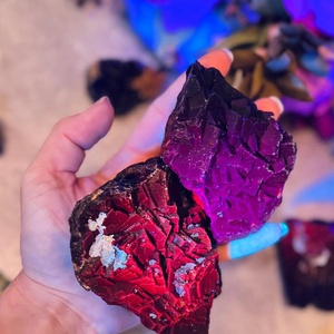 ขายส่งแร่ฟลูออไรต์กุหลาบแดงธรรมชาติ ตัวอย่างแร่คริสตัลธรรมชาติสำหรับตกแต่งบ้านและสะสม ของขวัญวันเกิด - Product Image 3