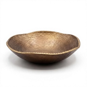Ensaladera de Metal Estilo Vintage con Acabado Dorado, Técnica de Fundición a Mano, Tazones Antiguos, Decoración de Mesa, Plato para Servir, Precio Económico - Product Image 1
