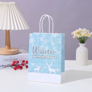 Bolsa de Regalo de Papel Navideña Personalizada, Diseño de Lujo para Compras con Copos de Nieve Invernales, Elegante y Personalizada - Product Image 4