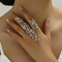 Tempérament creux géométrique longue chaîne Double bagues pour femmes 18K plaqué or alliage Grain fleur feuille bagues