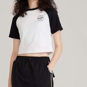 OEM T-shirt personnalisé à blocs de couleurs, sérigraphie en coton à manches courtes, t-shirt d'été décontracté, deux tons, haut court pour femmes, vente en gros - Product Image 6