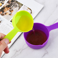Ensemble de tasses et cuillères doseuses colorées en silicone 100 % alimentaire pour enfants, écologiques, couleurs personnalisables, empilables, pour la cuisine et l'alimentation des bébés