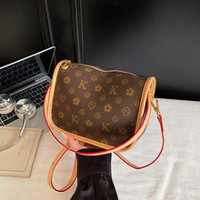 Bolsos de Hombro de PVC para <span class=keywords><strong>Mujer</strong></span>, Diseño Clásico, con Monograma, Múltiples Formas de Llevar, Bolsos Cruzados para Uso Diario, Gran Venta - Product Image 2