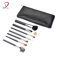 Ensemble de 7 pinceaux de maquillage Dongshen en poils de chèvre et de poney, manches en bois - Pinceaux éventail, angulaires, pour le blush, pour estomper - Idéal pour les voyages et l'usage quotidien