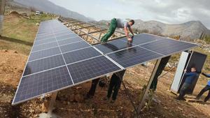 太陽光発電システム 30kw OEM ハイブリッド <span class=keywords><strong>6KW</strong></span> 8KW 10KW 12kw 20kw 30kw 家庭用エネルギー解決策、費用対効果の高い投資 - Product Image 6