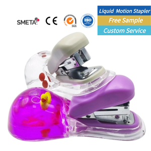 <span class=keywords><strong>Agrafeuse</strong></span> de bureau écologique en acrylique OEM/ODM, utilisation au bureau et à l'école, <span class=keywords><strong>agrafeuse</strong></span> à mouvement liquide personnalisée Sanlead avec un jouet canard à l'intérieur - Product Image 1