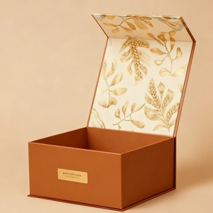Scatola Regalo Rigida in Cartone con Chiusura Magnetica, Personalizzabile con Logo in Rilievo, Produzione all'Ingrosso, Lussuosa ed Ecologica con Materiali Riciclati - Product Image 3