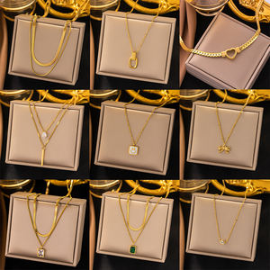 Exquisita Cadena de clavícula de corazón de serpiente de acero inoxidable chapado en oro para mujer, collar de joyería incoloro impermeable a la moda - Product Image 3