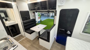 Camping-car EcoCampor 16 pieds à simple essieu avec toit rigide et salle de bain séparée (zones humides et sèches) - Product Image 3