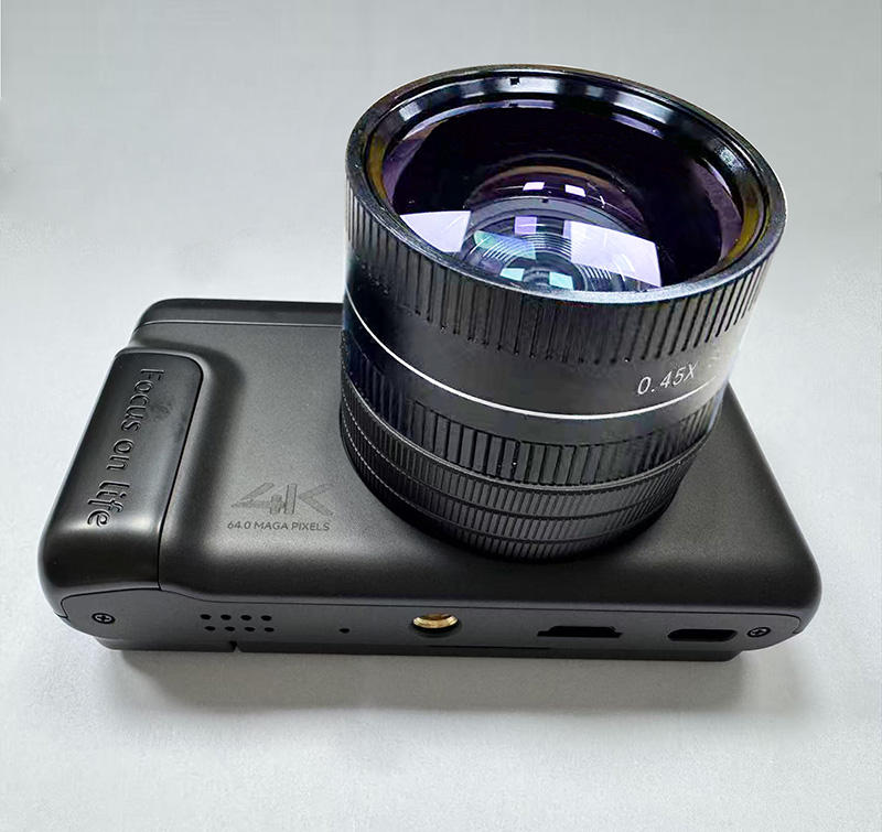 Noir avec objectif grand angle et objectif macro