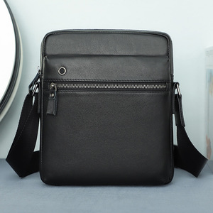 新款真皮复古男士单肩/斜挎包防水拉链闭合涤纶内衬夏季大容量 - Product Image 2