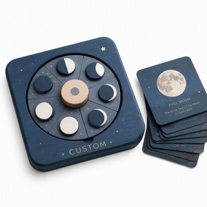 Disque d'apprentissage des phases lunaires en bois Montessori personnalisé, jeu d'astronomie sur le cycle lunaire pour enfants avec cartes éducatives sur l'espace - Product Image 1