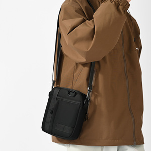 Nouveau style tendance : Sac bandoulière homme en polyester, design simple, ceinture réglable, sac messager imperméable - Product Image 2