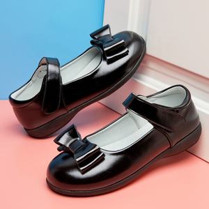 Sepatu Kulit Kasual Gaya Baru Putri Hitam untuk Anak Perempuan dengan Pola Bunga Retro Sol Lembut Penutup Slip-On untuk Pesta Musim Gugur. - Product Image 1
