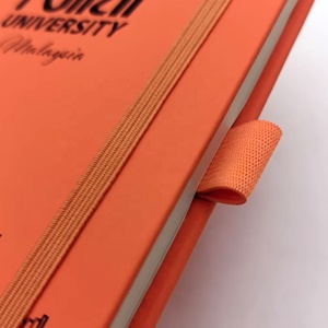 Diario con Banda Elástica y Logotipo Personalizado, Cuaderno A6 de Cuero PU Naranja con Portaplumas Integrado, Regalo para <span class=keywords><strong>Universidad</strong></span> - Product Image 6