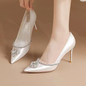 Escarpins en satin à bout pointu, talons aiguilles, chaussures de mariée, de soirée, de cérémonie, de luxe, ornées de cristaux et de strass, talons hauts pour femmes - Product Image 4