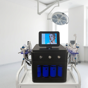 Appareil de rajeunissement facial 14-en-1 à jet d'oxygène pour le resserrement cutané, l'élimination des peaux mortes, l'élimination de l'acné et la réduction des cernes sous les yeux - Product Image 1