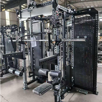 Rack de musculation entièrement intégré et personnalisable en couleur, avec deux blocs de poids sélectionnables