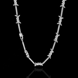 Collier tendance 2020 personnalisé en zircon cubain motif épine - Product Image 3