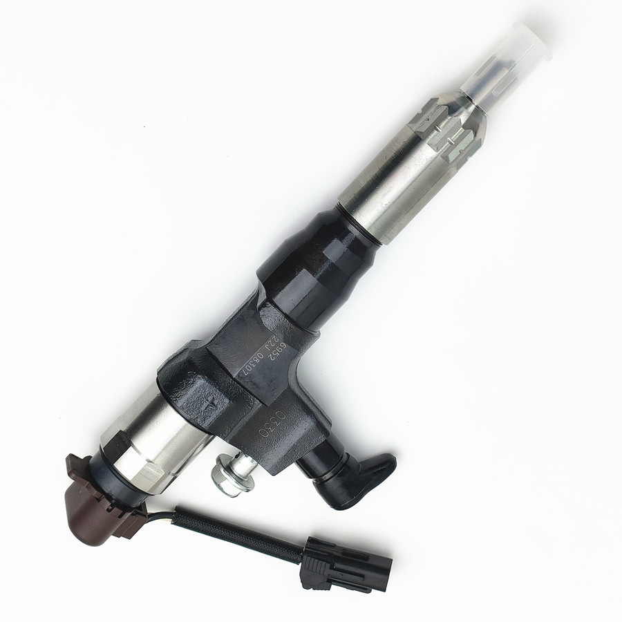 High Performance Diesel Injector 095000-6952 Common Rail Fuel Injetor 23670-E0330 for HINO