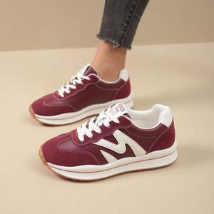 Zapatillas DE <span class=keywords><strong>TENIS</strong></span> retro para <span class=keywords><strong>mujer</strong></span> a precio de fábrica, zapatillas de deporte clásicas de cuero blanco, deportes vintage con cordones en la parte superior baja - Product Image 4