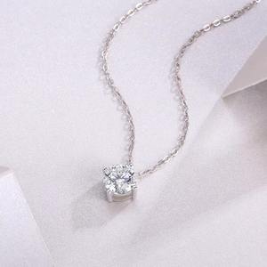 Collier pendentif en diamant hypoallergénique à la mode personnalisé Moissanite coupe brillante cadeau parfait pour les personnes soucieuses de leur style - Product Image 3