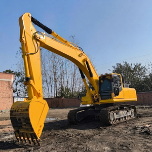 Excavatrice sur chenilles PC350 jaune, hydraulique, de type construction, 33,55 tonnes, équipée d'un attache rapide et d'une benne de 4,5 m - Product Image 1