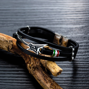 Bracciale Punk Hip-hop in Acciaio Inossidabile Personalizzato a Forma di <span class=keywords><strong>Chitarra</strong></span> Piccola Bracciale Multistrato in <span class=keywords><strong>Corda</strong></span> di Pelle Intrecciata Regalo - Product Image 2