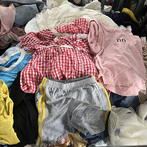 Abbigliamento Usato di Grado A per Bambini, Vestiti Estivi Misti di Seconda Mano per Ragazzi e Ragazze, Vendita all'Ingrosso in Balle - Product Image 1