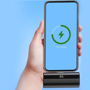 Batería Externa Portátil Mini de 5000mAh/4000mAh con Cable Integrado, Cargador de Emergencia Tipo Llavero para iPhone - Product Image 4