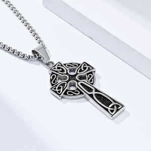 Collar de acero de titanio con nudo celta vikingo nórdico retro estilo único transfronterizo, venta al por mayor directa de fábrica - Product Image 4